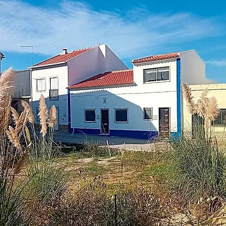 מלון Near The Peniche - Casa Dos Avos אנטוגויה דה באלייה