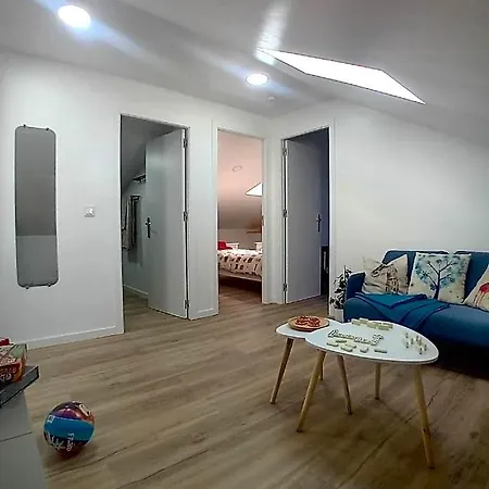 Near The Peniche - Casa Dos Avos מלון 4*