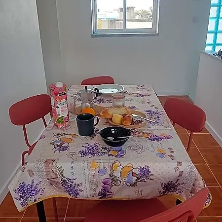 מלון Near The Peniche - Casa Dos Avos אנטוגויה דה באלייה